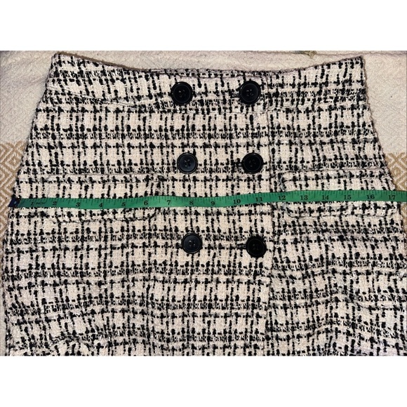 Forever 21 Womens Size M Ivory Black  Tweed Mini Skirt Lined Faux Wrap Metallic - Picture 6 of 9